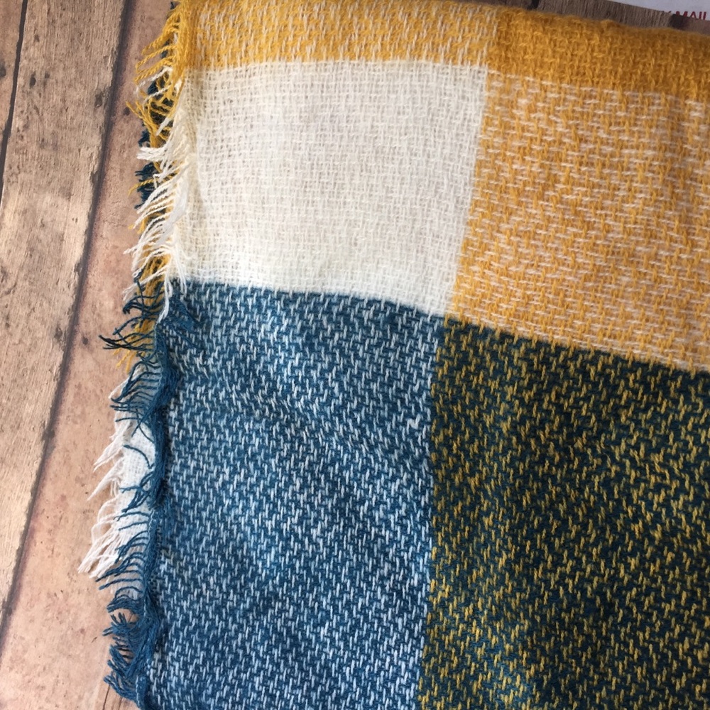 Navy Yellow Plaid Scarf New Michigan Notre Dame - Picture 3 of 4